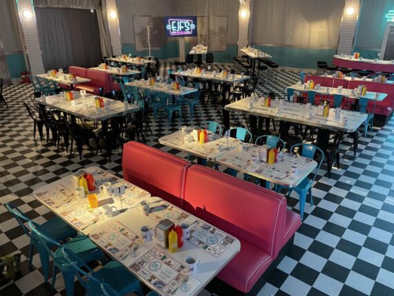 Diner Booth - Bubble Gum Pink